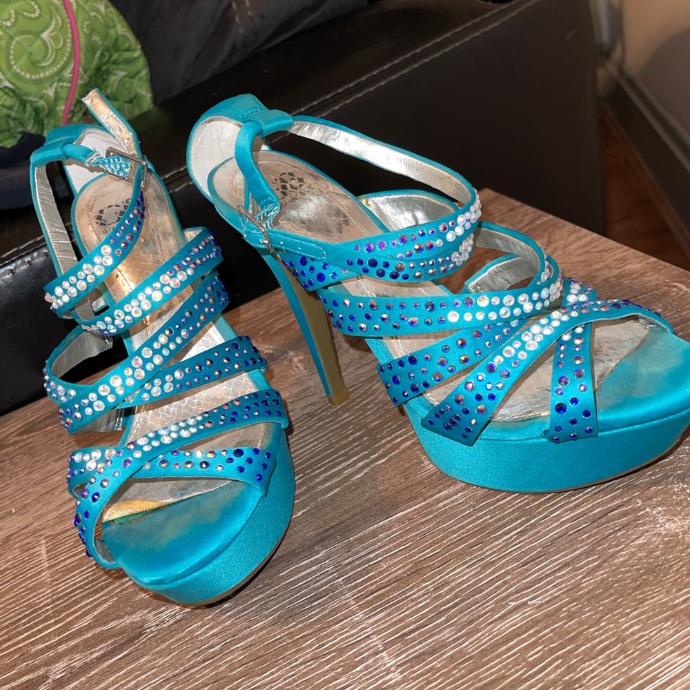 Gianni Bini Blue Heels